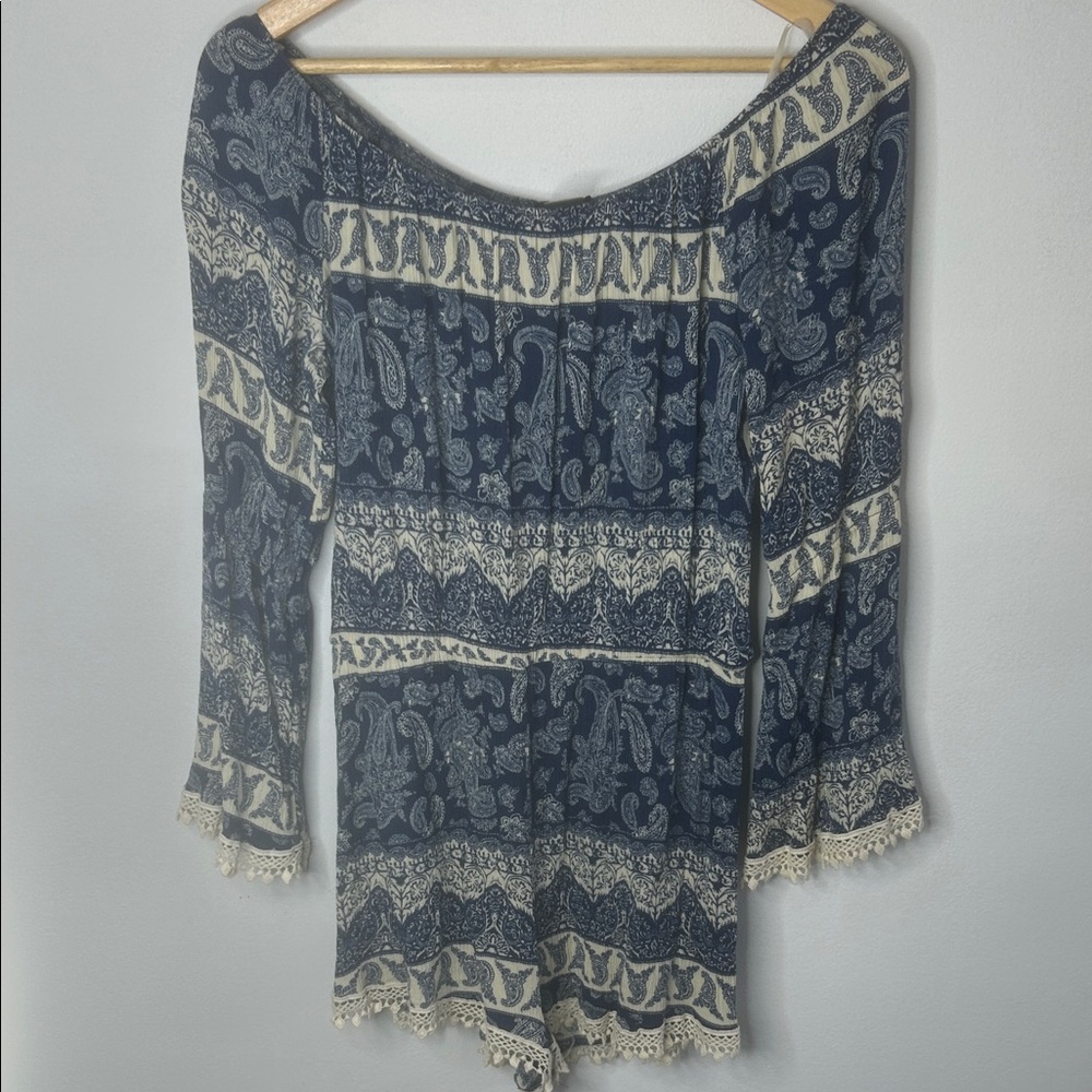 Wet Seal Blue and Cream Paisley Boho Romper XL - Picture 2 of 7